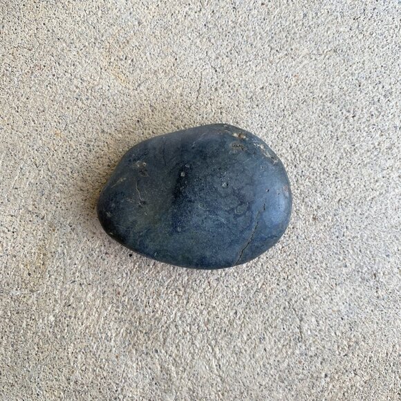 Inspirational Engraved Black River Stone - Picture 4 of 11